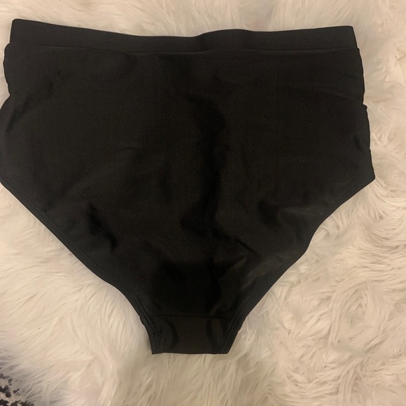 POM POM BIKINI - Picture 6 of 6